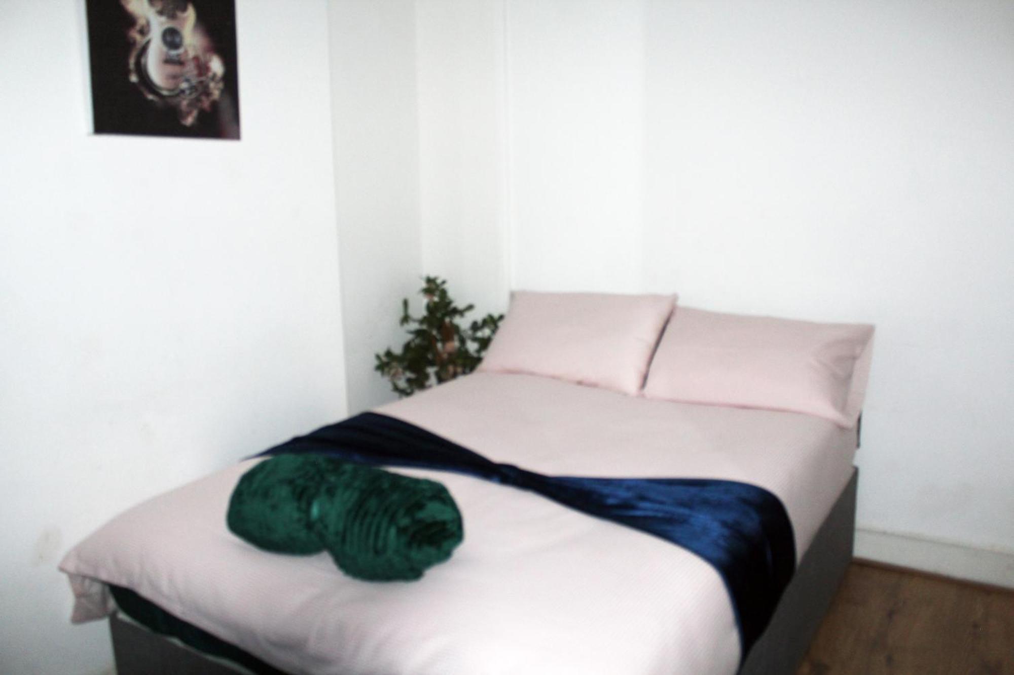 Gazde/Camere de închiriat Cozy Or In Townhouse Fast Links To Central *